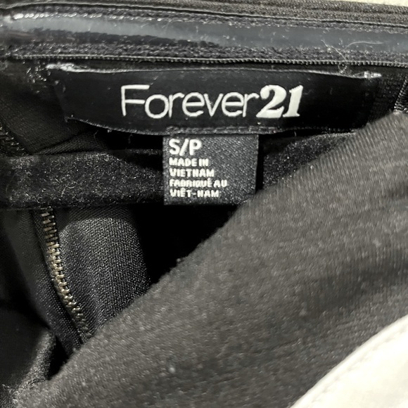 Forever 21 Chevron Pattern Bustier Crop Top - Picture 4 of 6